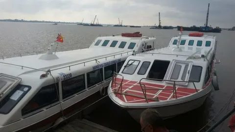 Hang chau tourist Speed boat