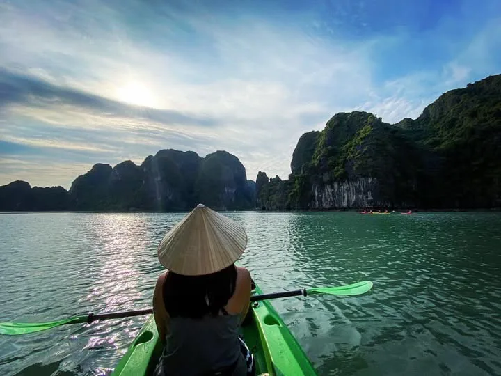 Choosing Your Route from Hanoi to Halong Bay: A Comprehensive Transport Guide