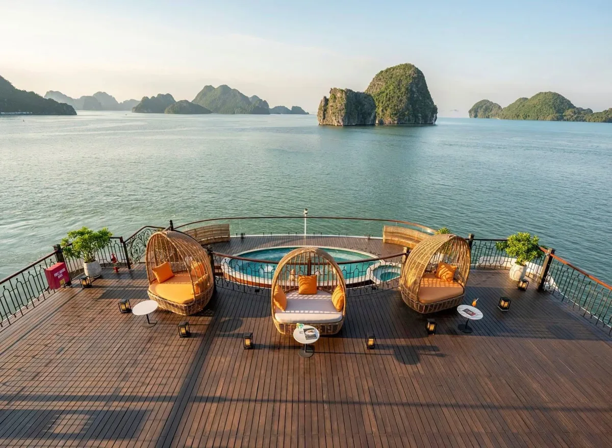 Halong Bay Cruise Cancellations: Navigating Weather Disruptions and Backup Plans