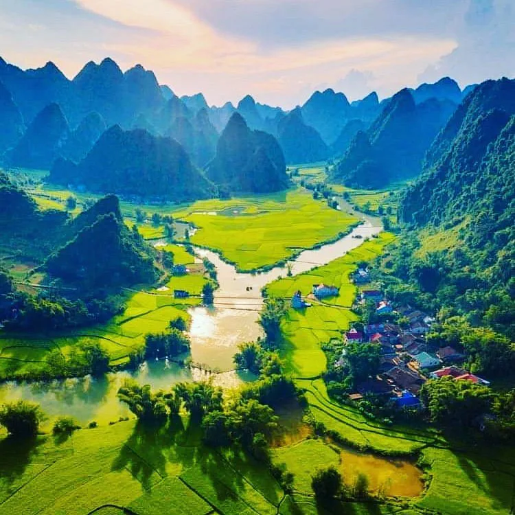 Explore Vietnam travel destinations, tips and itinerary ideas