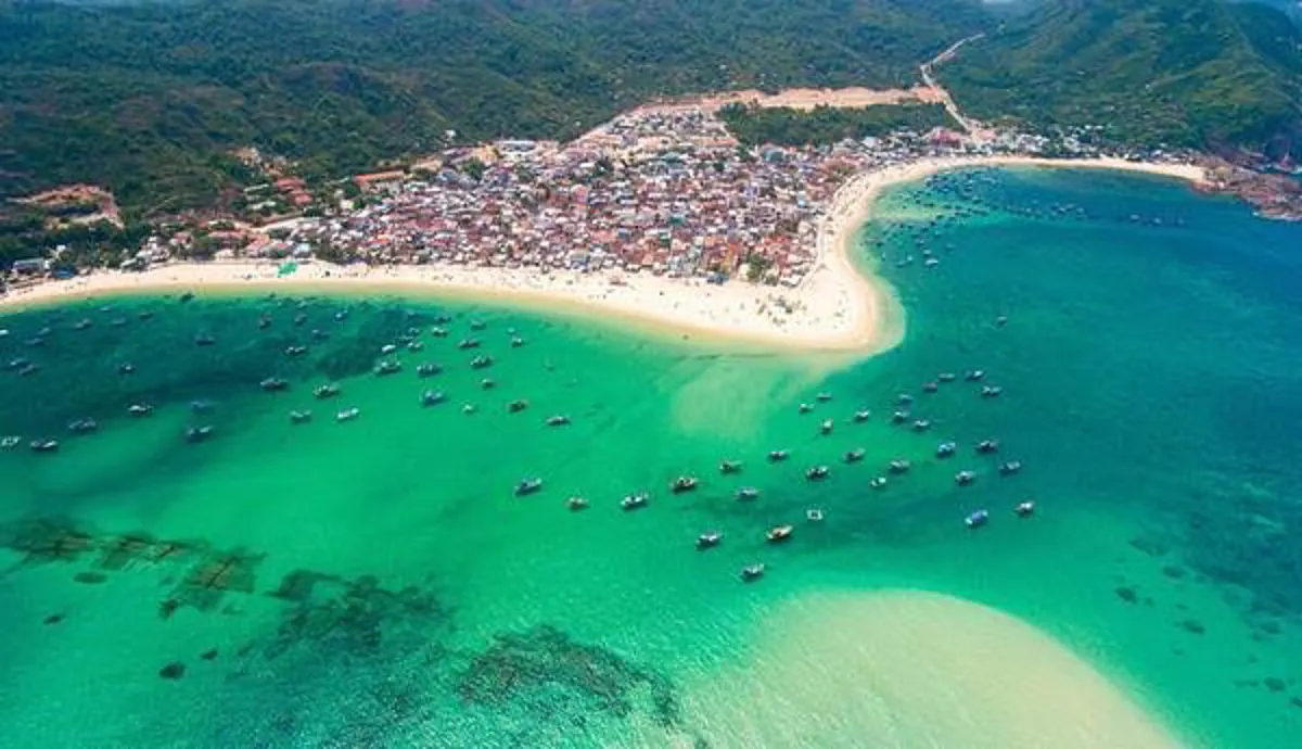 Binh Dinh Province Travel Guide: Cham Culture and Coastal Exploration