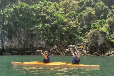 Booking Your Halong Bay Cruise: Advance Reservations Versus On-Site Decisions