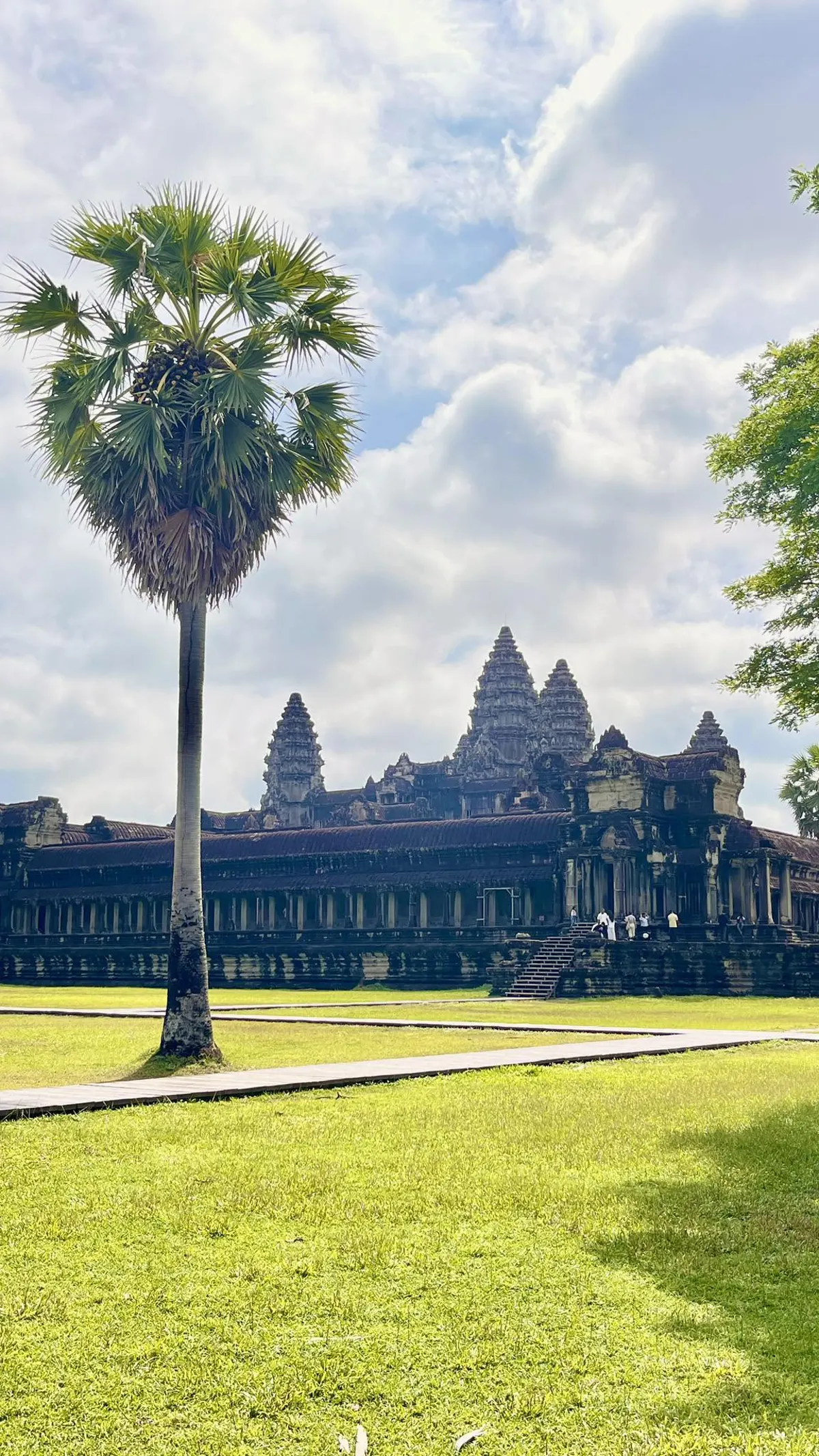Cambodia in April: Weather Conditions, Festivals, and Travel Advice