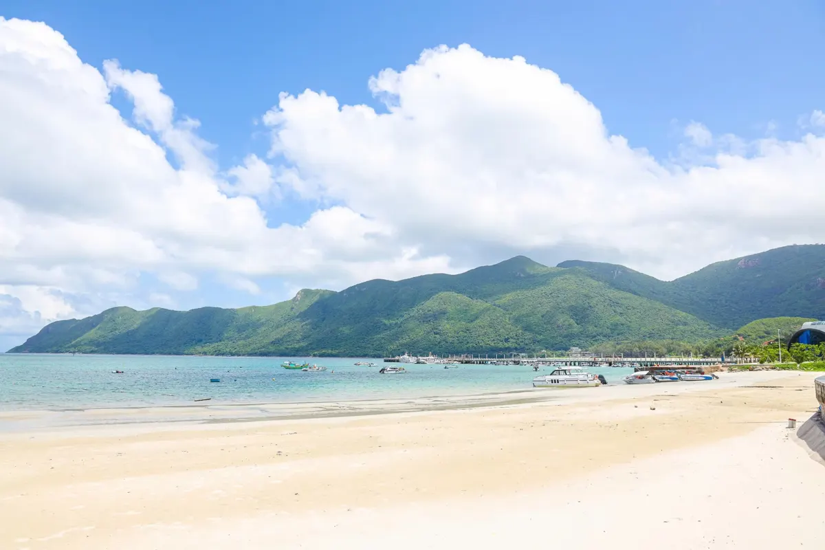 Con Dao Island Travel Guide: History, Beaches, and Budget Tips