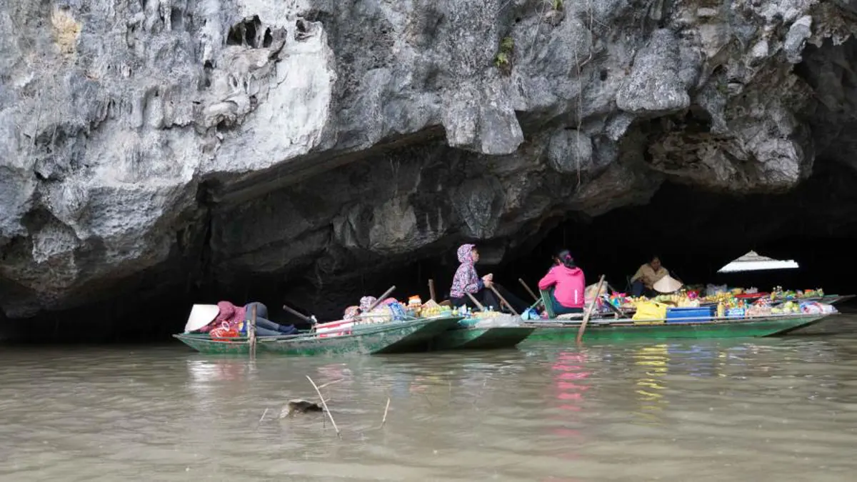 Hanoi to Ninh Binh Train Travel: Schedules, Fares, and Tips