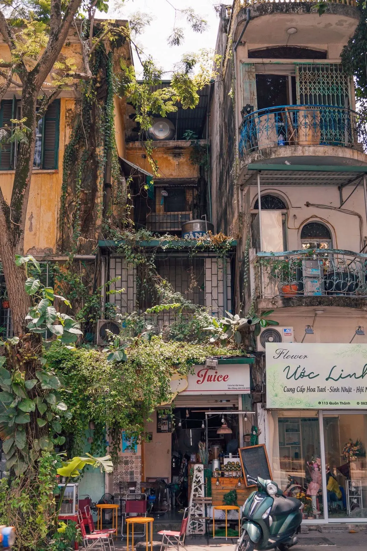 Hoa Lo Prison Night Tour: A Glimpse into Vietnam's Past in Hanoi