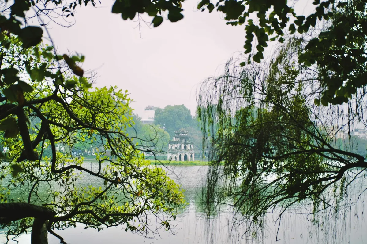 Luxury Cafés and Bars in Hanoi for Autumn Evenings