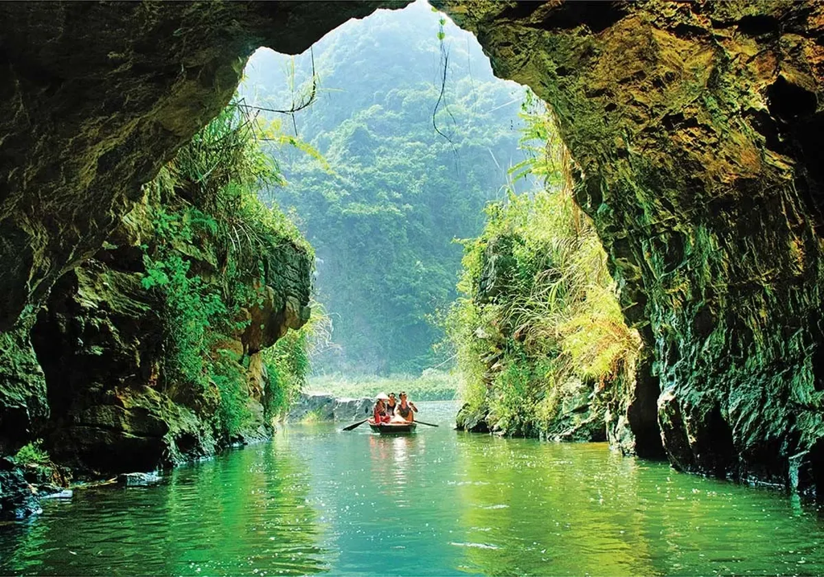 Travel Options from Da Nang to Ninh Binh: A Comprehensive Guide