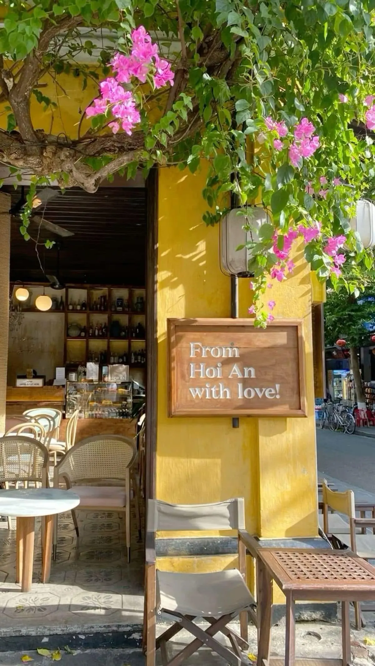 Hoi An Dining Guide: Top Restaurants and Local Specialties