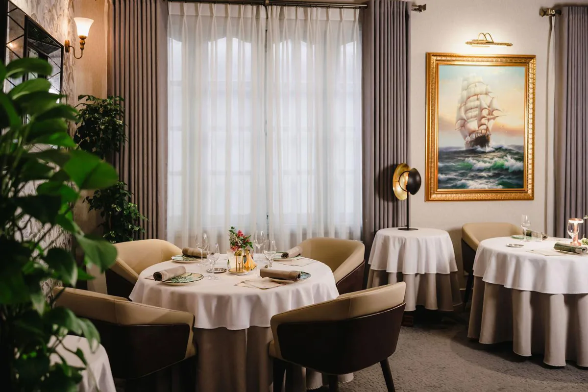 Elegant villa dining room with European décor