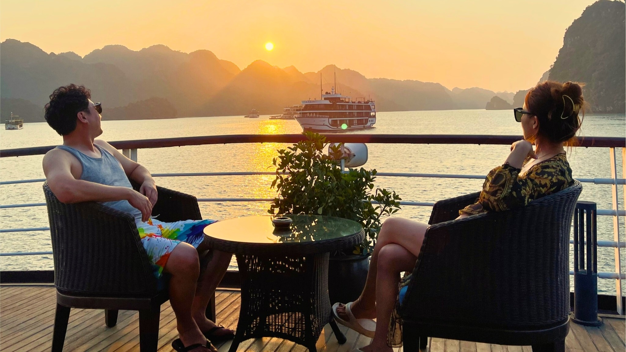 Refresh yourself with a drink on the sundeck while soaking in the sunset over the bay