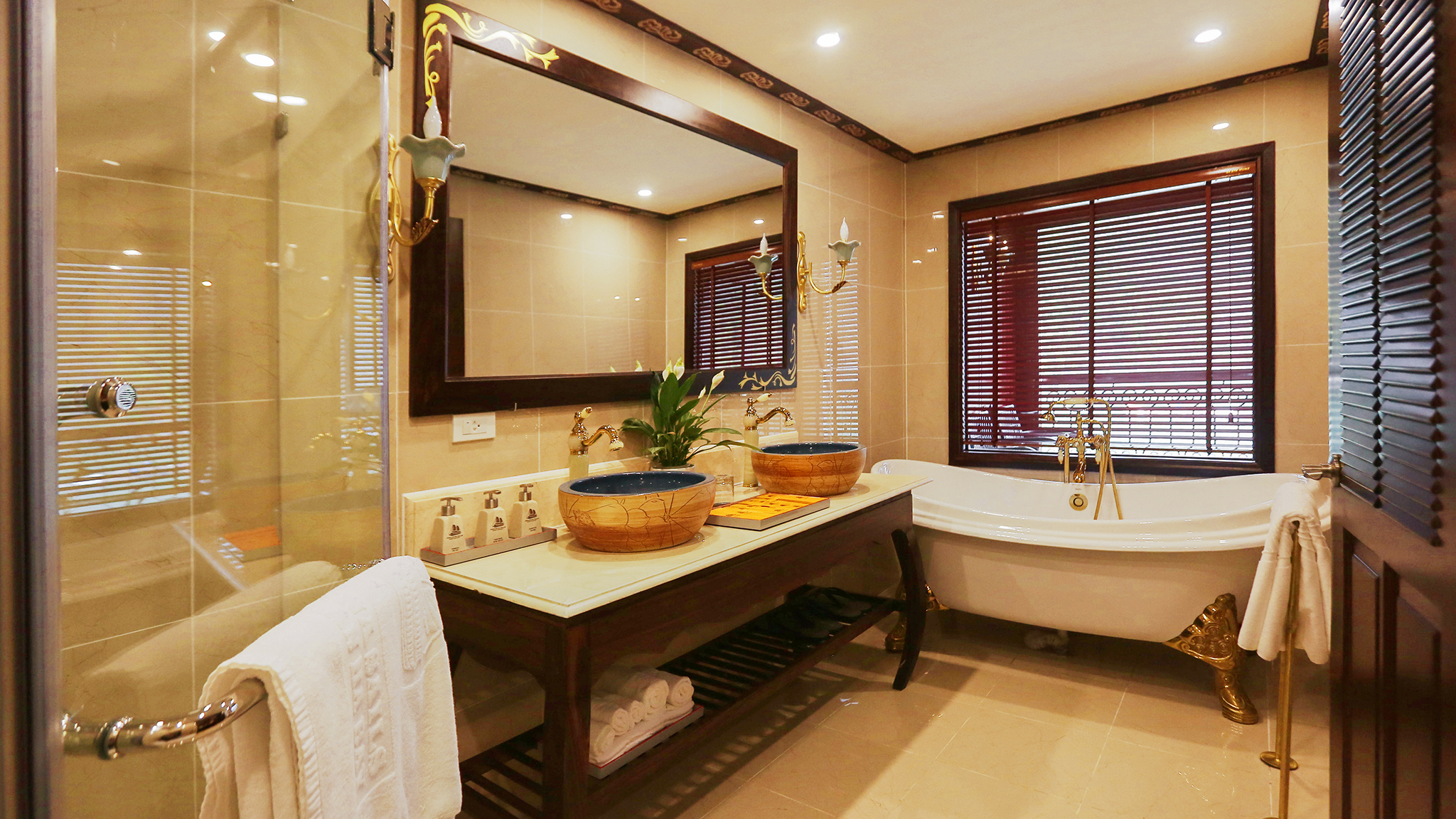 Suite & Junior Bathroom