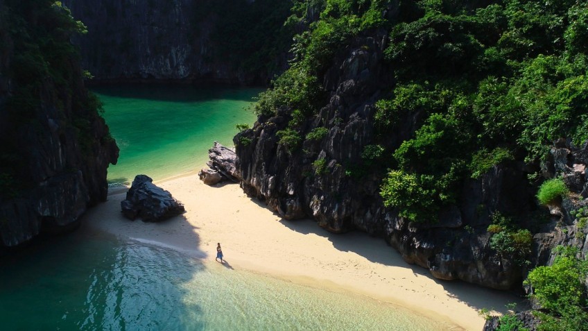 Ba Trai Dao Beach