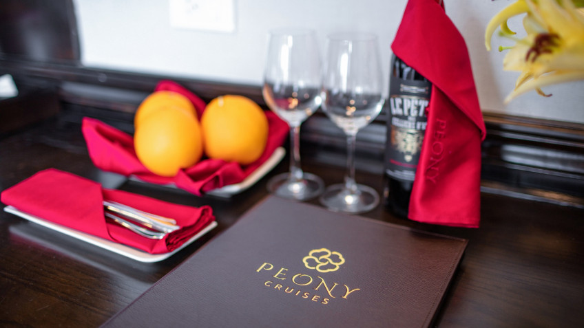 Complimentary Table Setup
