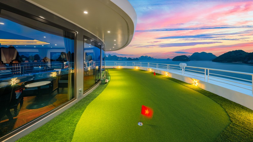 Mini Golf Course on board
