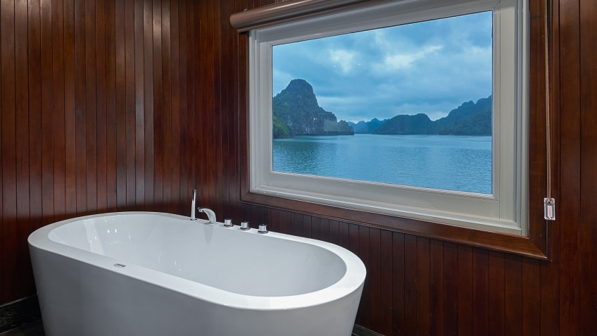 Big Cat Ba View Window In Bathroom