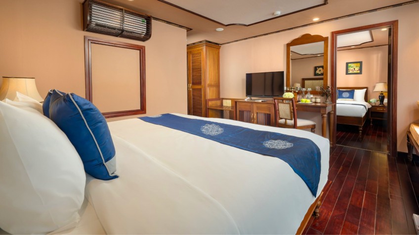 Connectting room