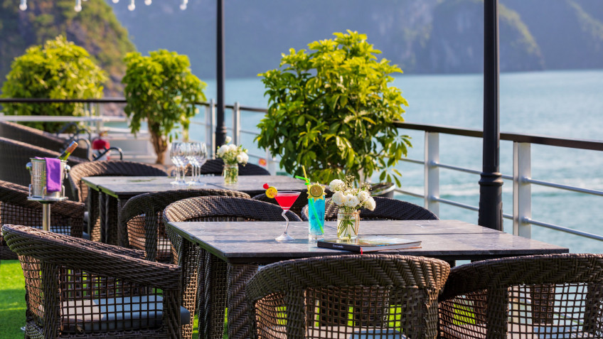 Enjoy Cocktails On Sundeck