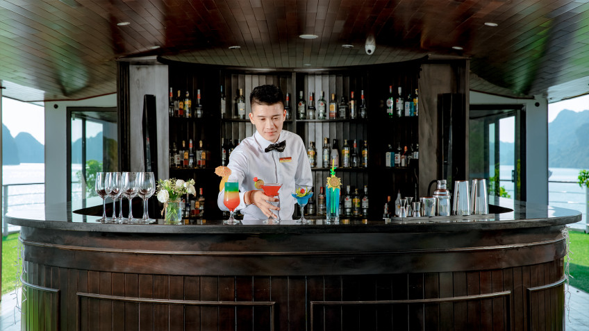 Enjoy Tropical Cocktails