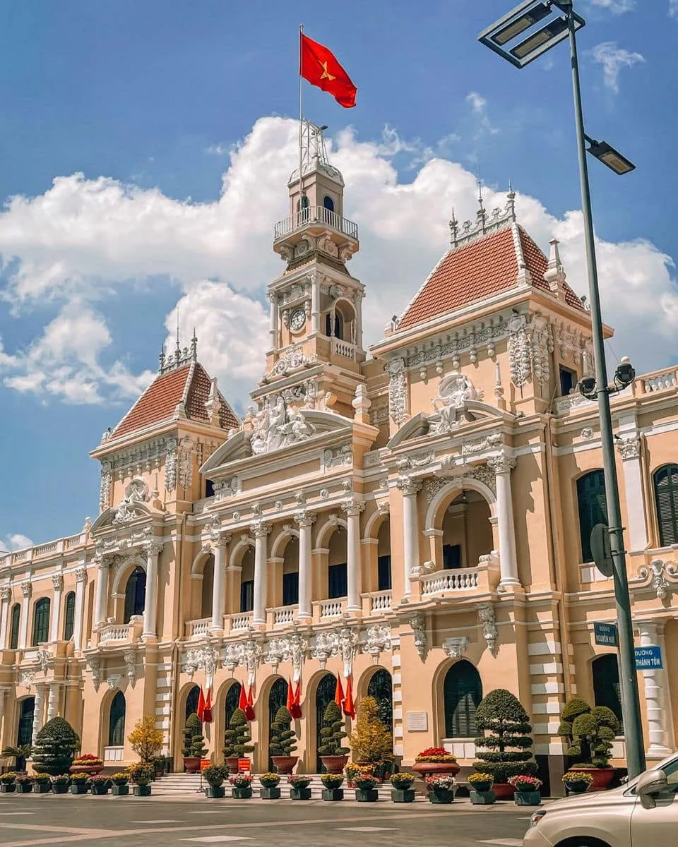 Vietnam Luxury Golf & Cultural Journey: Ho Chi Minh to Halong Bay – 15 Days