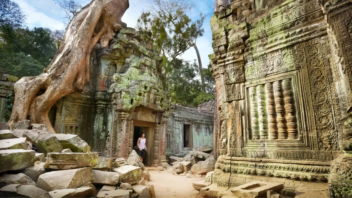 Vietnam & Cambodia Grand Journey: Cities, Bays & Temples – 17 Days