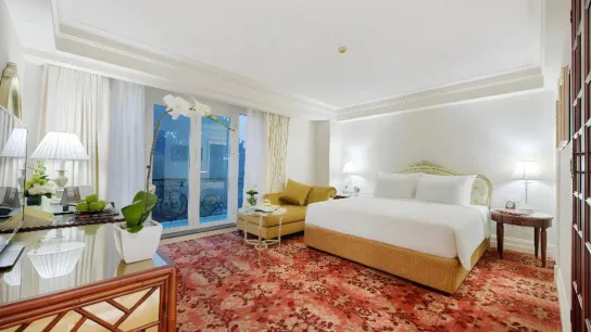 Apricot Hotel