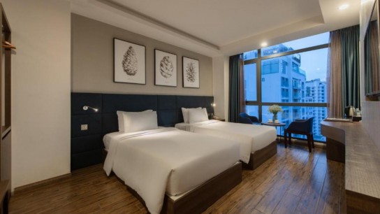 Aaron Hotel