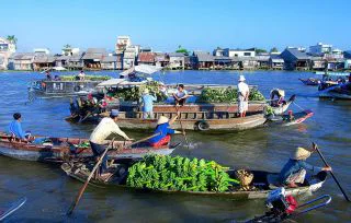 Cai Rang floating market.
