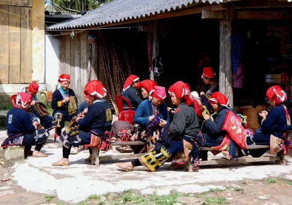 Sapa Hill Tribe Trekking & Coc Ly Market Discovery – 3 Days